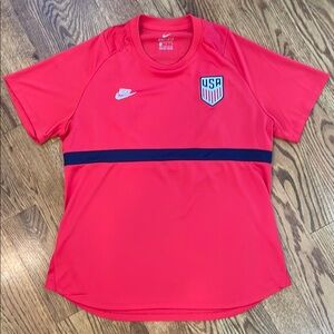 Nike Team USA Soccer Jersey. Size Large. Like New Condition.